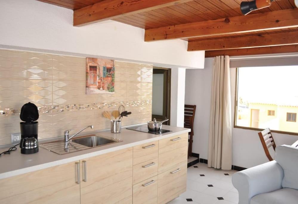 Los Cisnes Encantadora Casa Con Jardin Y Estudio Vista Al Mar El Medano  Exterior photo