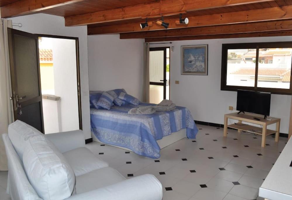 Los Cisnes Encantadora Casa Con Jardin Y Estudio Vista Al Mar El Medano  Exterior photo